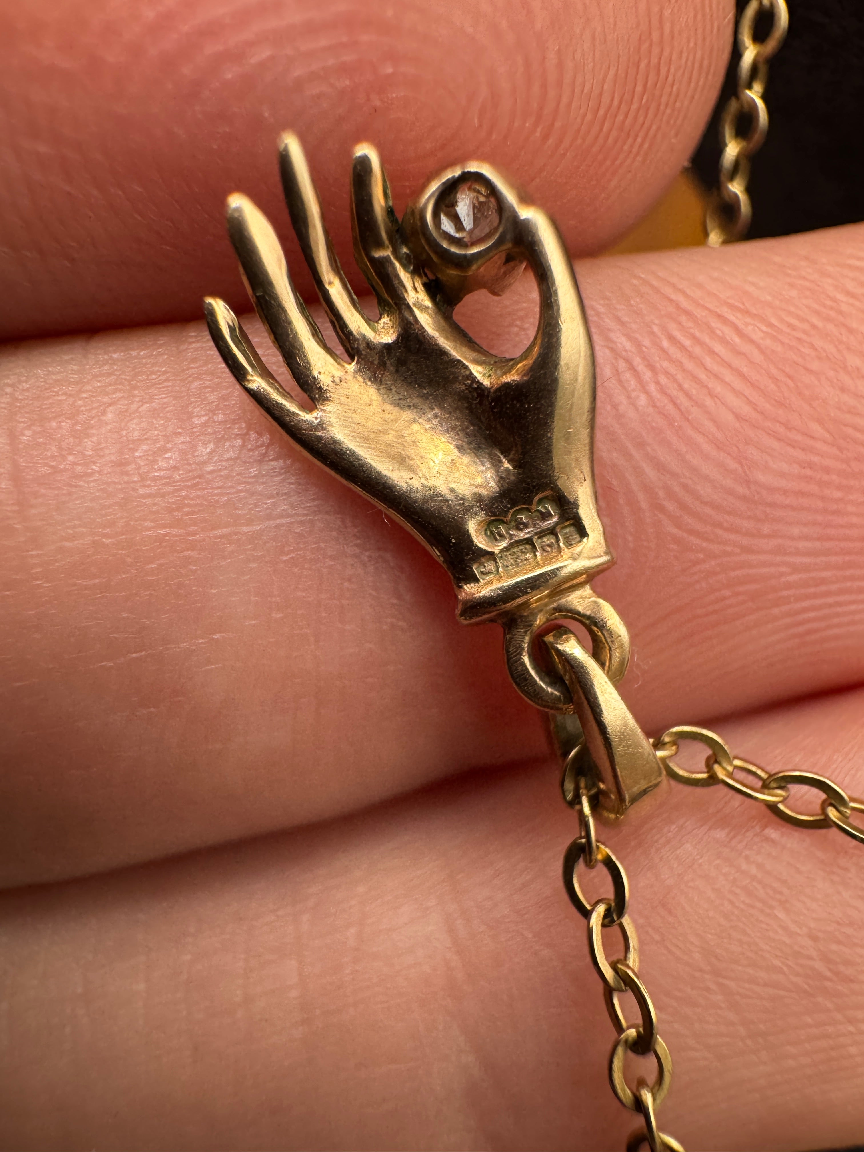 Vintage 9k gold hand pendant necklace