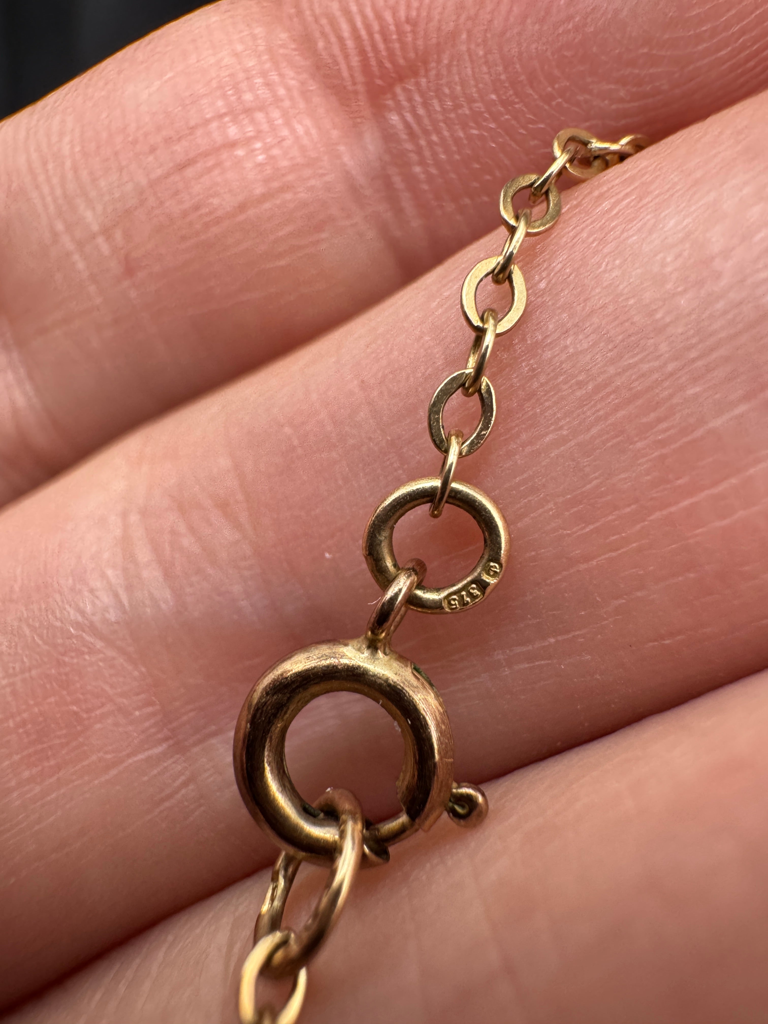 Vintage 9k gold hand pendant necklace