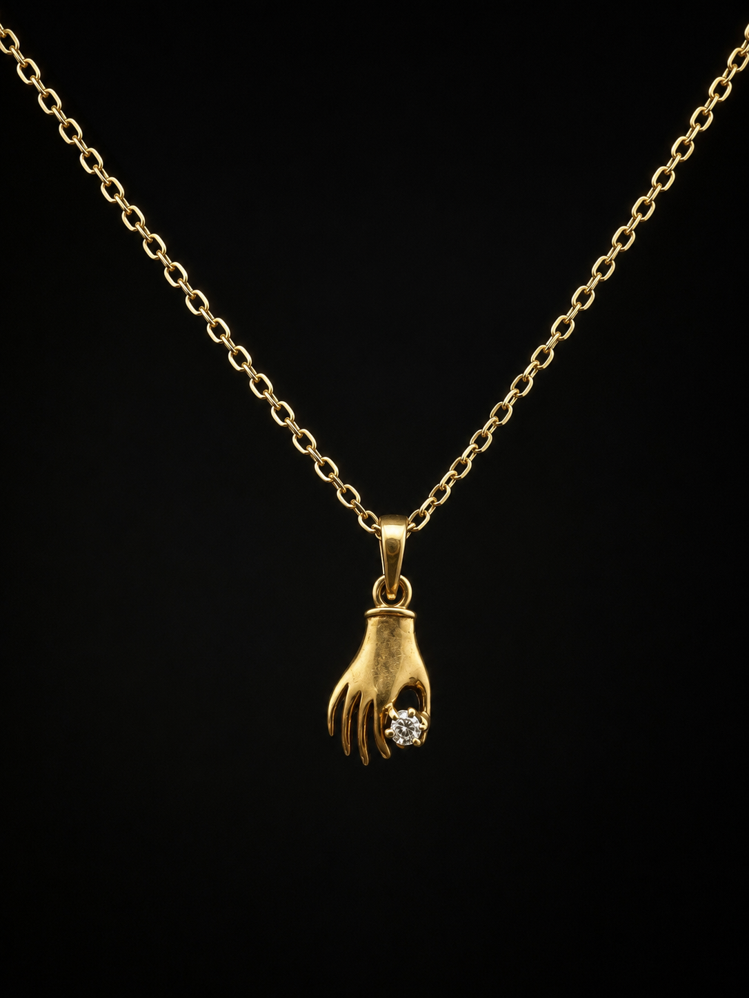 Vintage 9k gold hand pendant necklace