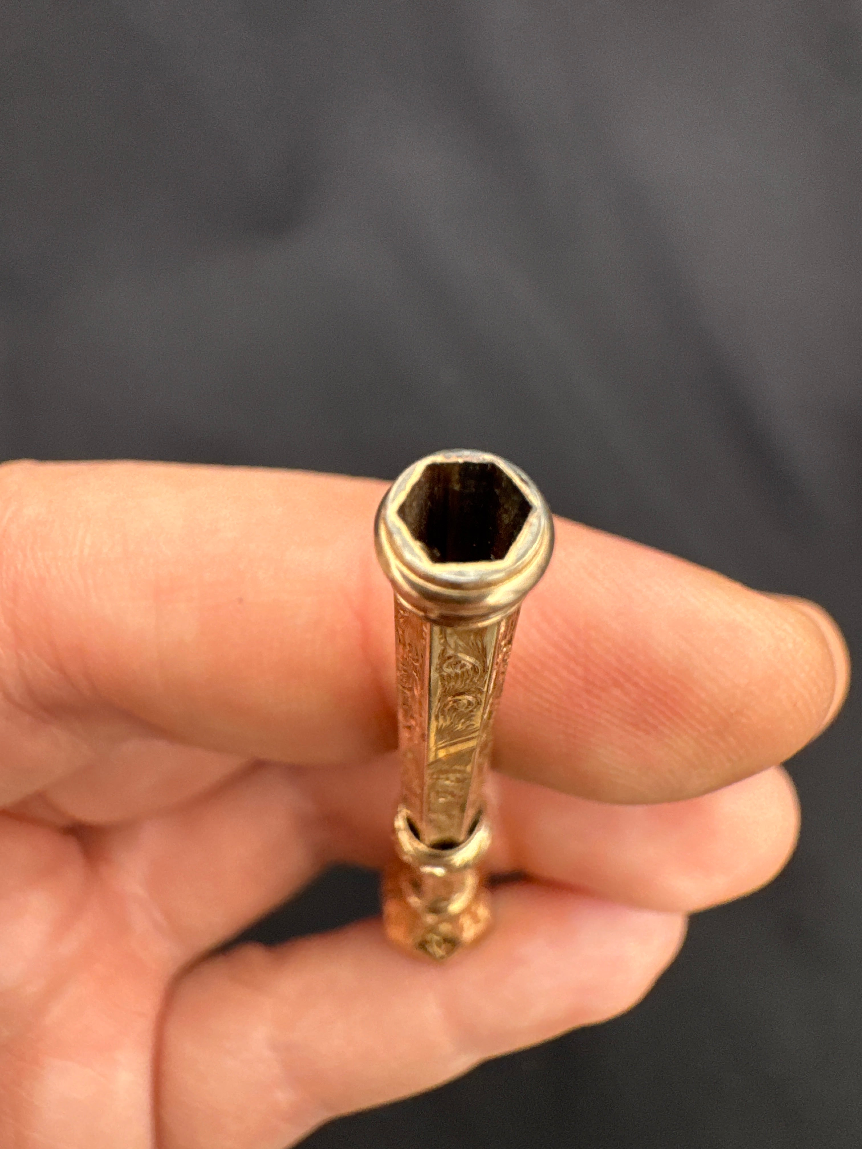 Victorian 9ct Gold Retractable Toothpick |
London Hallmarked 1891 |