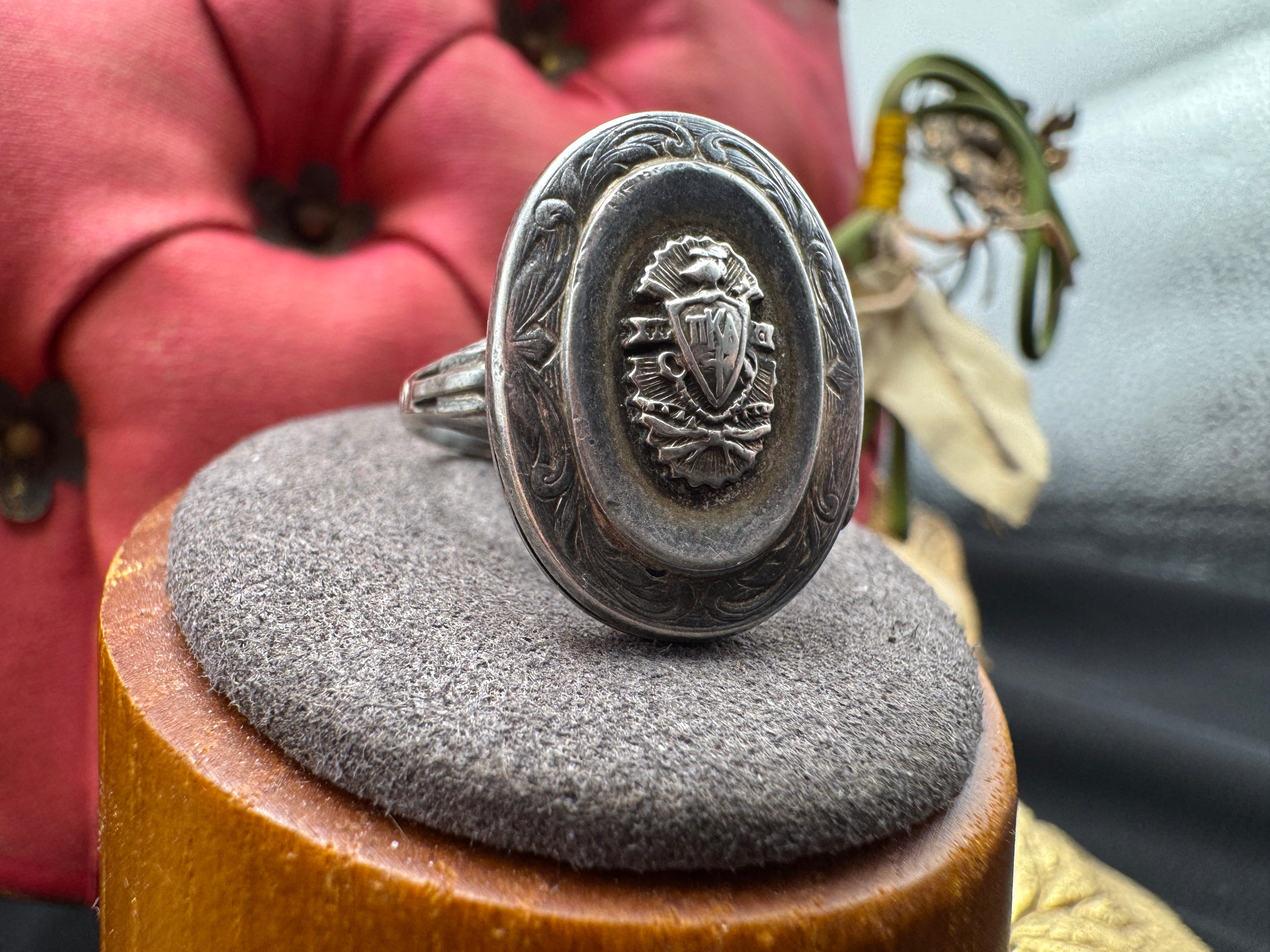 Vintage Sterling Crest Locket Ring
