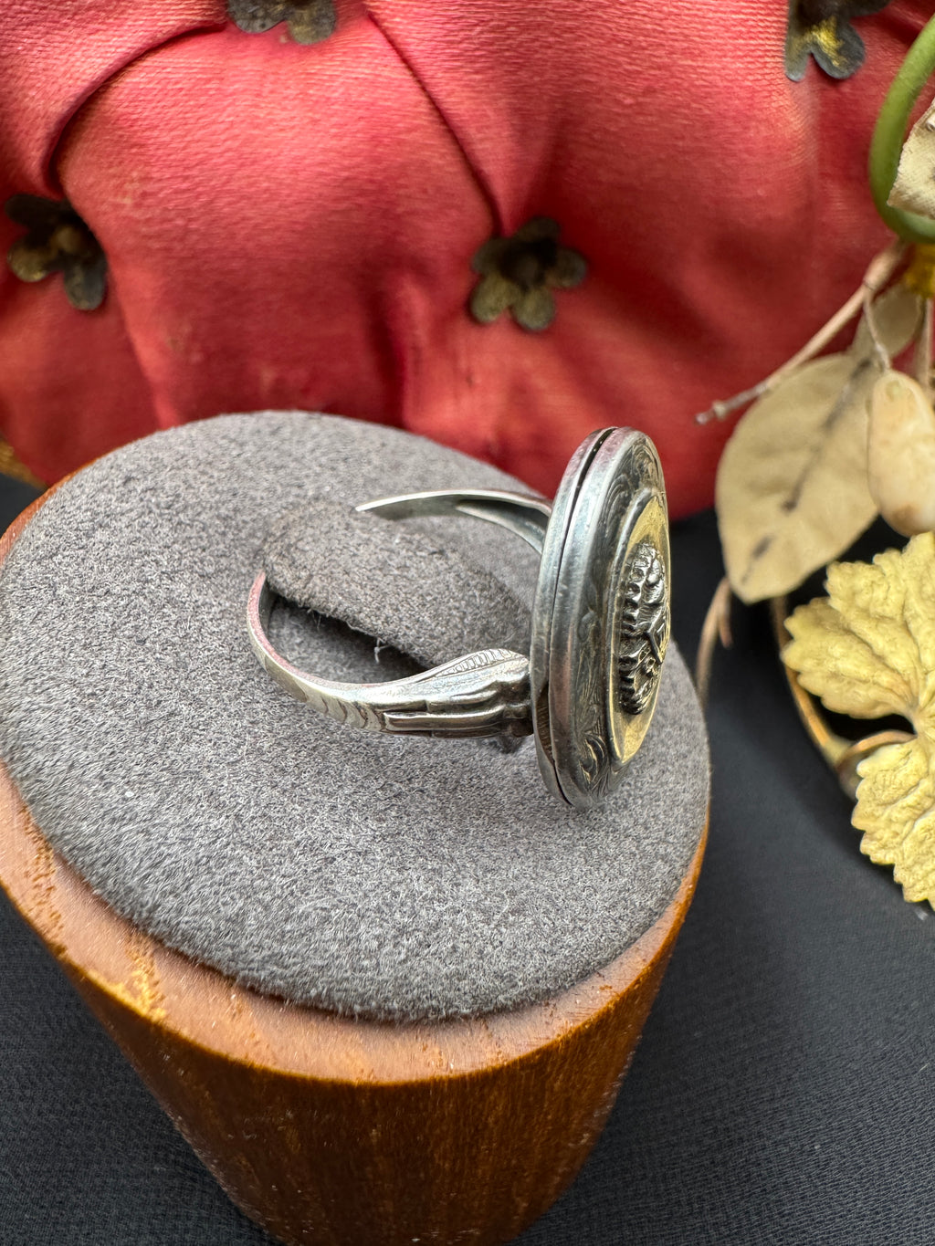 Vintage Sterling Crest Locket Ring